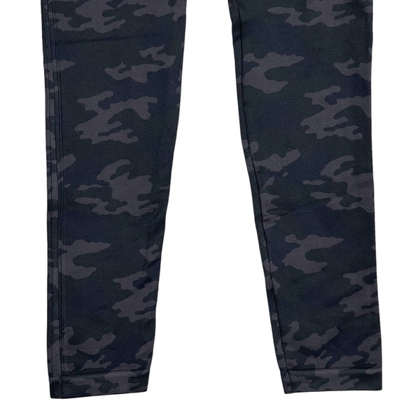 Spanx Leggings Large Seamless Tummy Control Shaping Smoothing Camo Look at Me - Picture 8 of 9